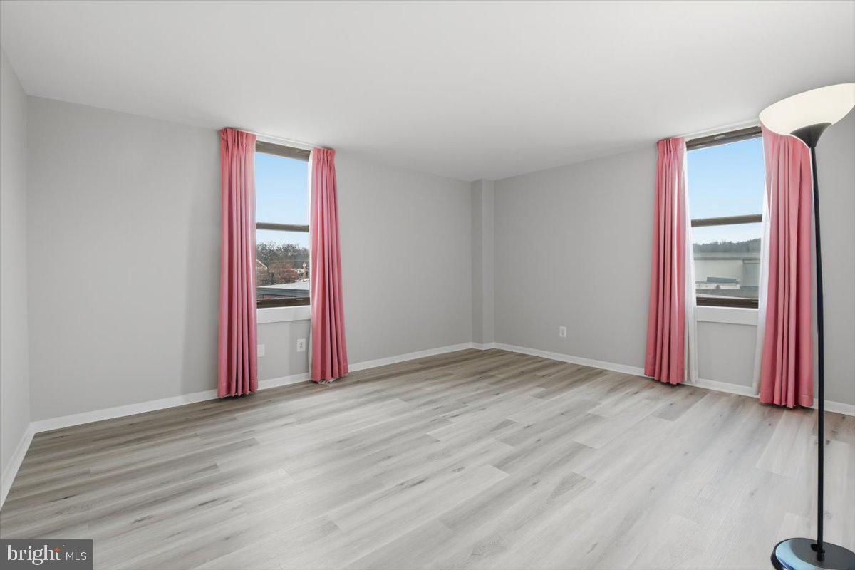 4600 DUKE ST #620, ALEXANDRIA, Virginia 22304, 3 Bedrooms Bedrooms, ,2 BathroomsBathrooms,Residential,For sale,4600 DUKE ST #620,VAAX2052408 MLS # VAAX2052408