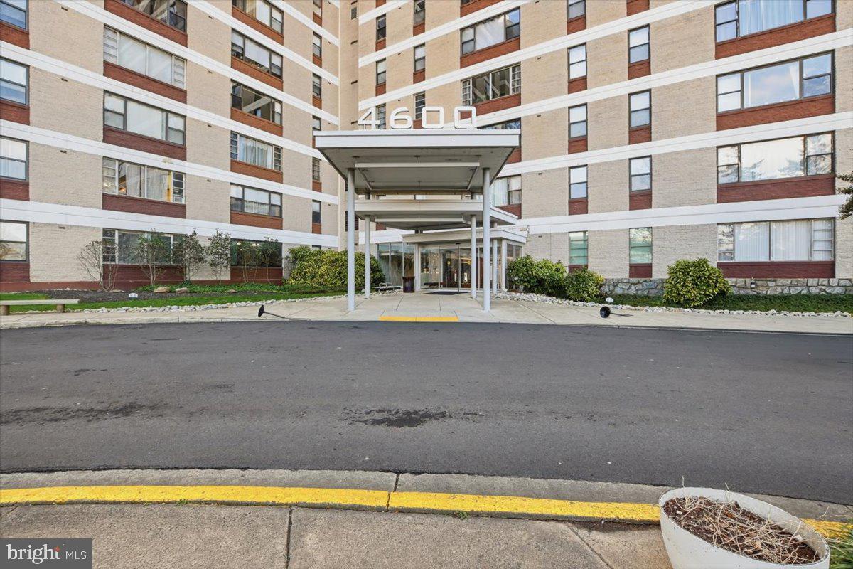 4600 DUKE ST #620, ALEXANDRIA, Virginia 22304, 3 Bedrooms Bedrooms, ,2 BathroomsBathrooms,Residential,For sale,4600 DUKE ST #620,VAAX2052408 MLS # VAAX2052408