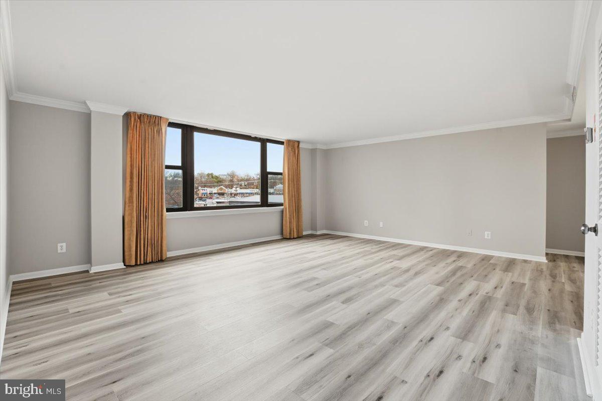 4600 DUKE ST #620, ALEXANDRIA, Virginia 22304, 3 Bedrooms Bedrooms, ,2 BathroomsBathrooms,Residential,For sale,4600 DUKE ST #620,VAAX2052408 MLS # VAAX2052408