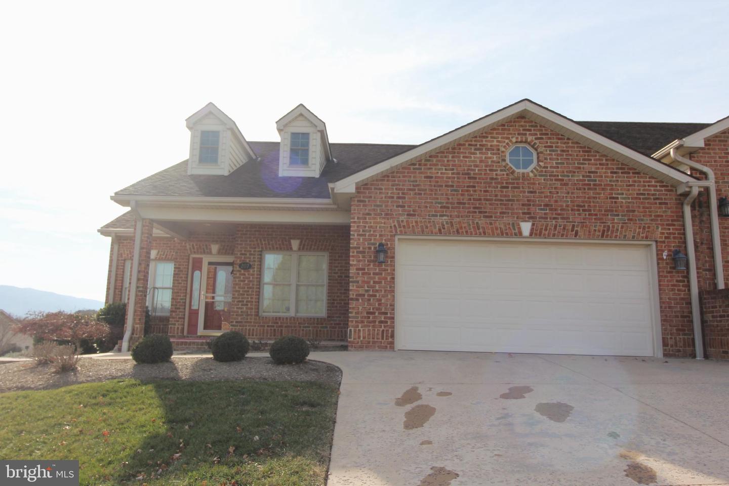 207 DONNA DR, WOODSTOCK, Virginia 22664, 3 Bedrooms Bedrooms, ,2 BathroomsBathrooms,Residential,For sale,207 DONNA DR,VASH2013206 MLS # VASH2013206