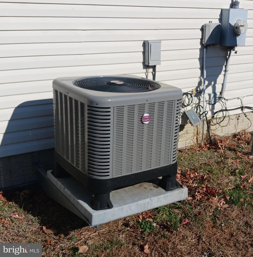 2004 TWYMANS MILL RD, MADISON, Virginia 22727, 3 Bedrooms Bedrooms, 6 Rooms Rooms,2 BathroomsBathrooms,Residential,For sale,2004 TWYMANS MILL RD,VAMA2002572 MLS # VAMA2002572