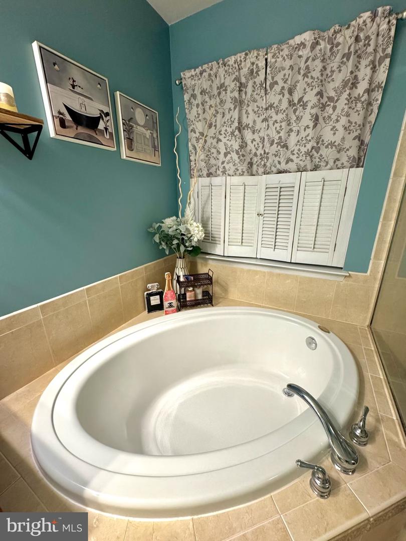 8593 WYNGATE MANOR CT, ALEXANDRIA, Virginia 22309, 3 Bedrooms Bedrooms, ,2 BathroomsBathrooms,Residential,For sale,8593 WYNGATE MANOR CT,VAFX2282666 MLS # VAFX2282666 8593 WYNGATE MANOR CT, ALEXANDRIA, Virginia 22309, 3 Bedrooms Bedrooms, ,2 BathroomsBathrooms,Residential,For sale,8593 WYNGATE MANOR CT,VAFX2282666 MLS # VAFX2282666