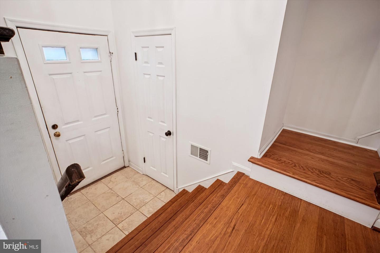 2816 KELLY SQ, VIENNA, Virginia 22181, 3 Bedrooms Bedrooms, ,3 BathroomsBathrooms,Residential,For sale,2816 KELLY SQ,VAFX2282712 MLS # VAFX2282712 2816 KELLY SQ, VIENNA, Virginia 22181, 3 Bedrooms Bedrooms, ,3 BathroomsBathrooms,Residential,For sale,2816 KELLY SQ,VAFX2282712 MLS # VAFX2282712