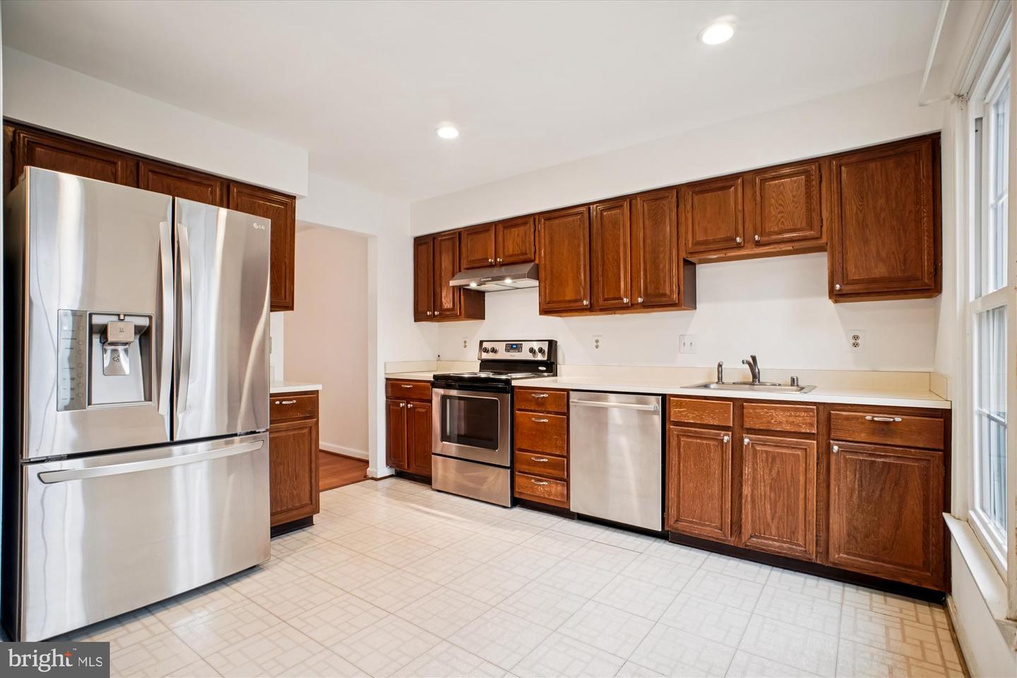 2816 KELLY SQ, VIENNA, Virginia 22181, 3 Bedrooms Bedrooms, ,3 BathroomsBathrooms,Residential,For sale,2816 KELLY SQ,VAFX2282712 MLS # VAFX2282712 2816 KELLY SQ, VIENNA, Virginia 22181, 3 Bedrooms Bedrooms, ,3 BathroomsBathrooms,Residential,For sale,2816 KELLY SQ,VAFX2282712 MLS # VAFX2282712