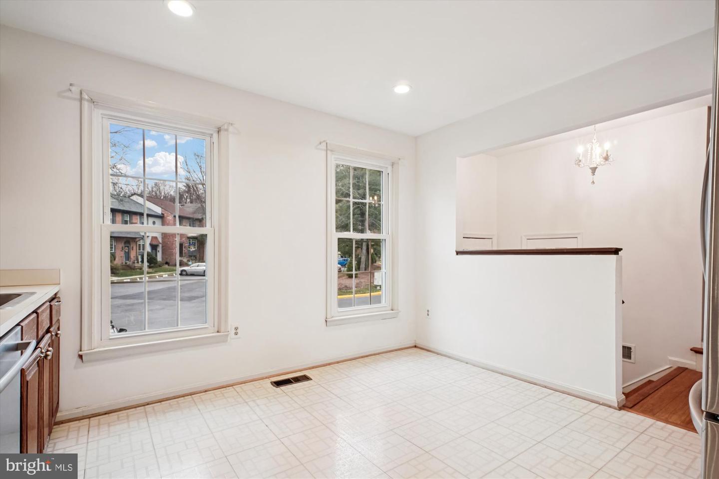 2816 KELLY SQ, VIENNA, Virginia 22181, 3 Bedrooms Bedrooms, ,3 BathroomsBathrooms,Residential,For sale,2816 KELLY SQ,VAFX2282712 MLS # VAFX2282712 2816 KELLY SQ, VIENNA, Virginia 22181, 3 Bedrooms Bedrooms, ,3 BathroomsBathrooms,Residential,For sale,2816 KELLY SQ,VAFX2282712 MLS # VAFX2282712