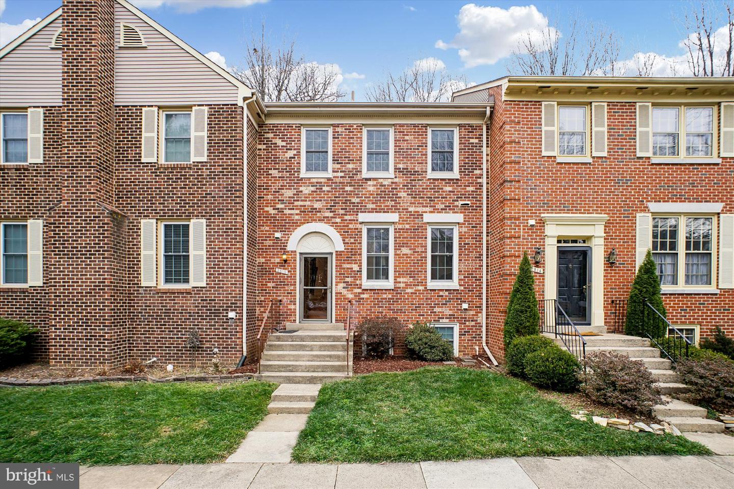 2816 KELLY SQ, VIENNA, Virginia 22181, 3 Bedrooms Bedrooms, ,3 BathroomsBathrooms,Residential,For sale,2816 KELLY SQ,VAFX2282712 MLS # VAFX2282712 2816 KELLY SQ, VIENNA, Virginia 22181, 3 Bedrooms Bedrooms, ,3 BathroomsBathrooms,Residential,For sale,2816 KELLY SQ,VAFX2282712 MLS # VAFX2282712