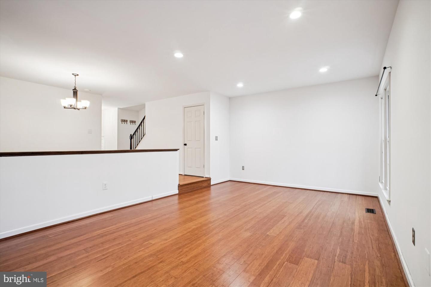 2816 KELLY SQ, VIENNA, Virginia 22181, 3 Bedrooms Bedrooms, ,3 BathroomsBathrooms,Residential,For sale,2816 KELLY SQ,VAFX2282712 MLS # VAFX2282712 2816 KELLY SQ, VIENNA, Virginia 22181, 3 Bedrooms Bedrooms, ,3 BathroomsBathrooms,Residential,For sale,2816 KELLY SQ,VAFX2282712 MLS # VAFX2282712