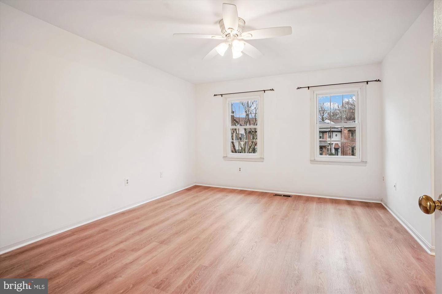 2816 KELLY SQ, VIENNA, Virginia 22181, 3 Bedrooms Bedrooms, ,3 BathroomsBathrooms,Residential,For sale,2816 KELLY SQ,VAFX2282712 MLS # VAFX2282712 2816 KELLY SQ, VIENNA, Virginia 22181, 3 Bedrooms Bedrooms, ,3 BathroomsBathrooms,Residential,For sale,2816 KELLY SQ,VAFX2282712 MLS # VAFX2282712