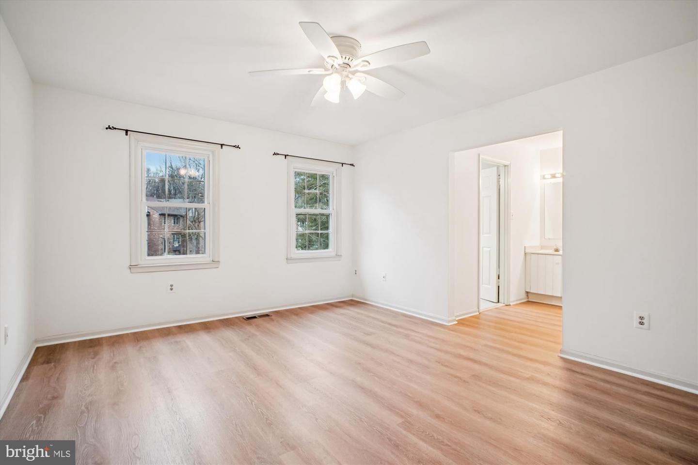 2816 KELLY SQ, VIENNA, Virginia 22181, 3 Bedrooms Bedrooms, ,3 BathroomsBathrooms,Residential,For sale,2816 KELLY SQ,VAFX2282712 MLS # VAFX2282712 2816 KELLY SQ, VIENNA, Virginia 22181, 3 Bedrooms Bedrooms, ,3 BathroomsBathrooms,Residential,For sale,2816 KELLY SQ,VAFX2282712 MLS # VAFX2282712