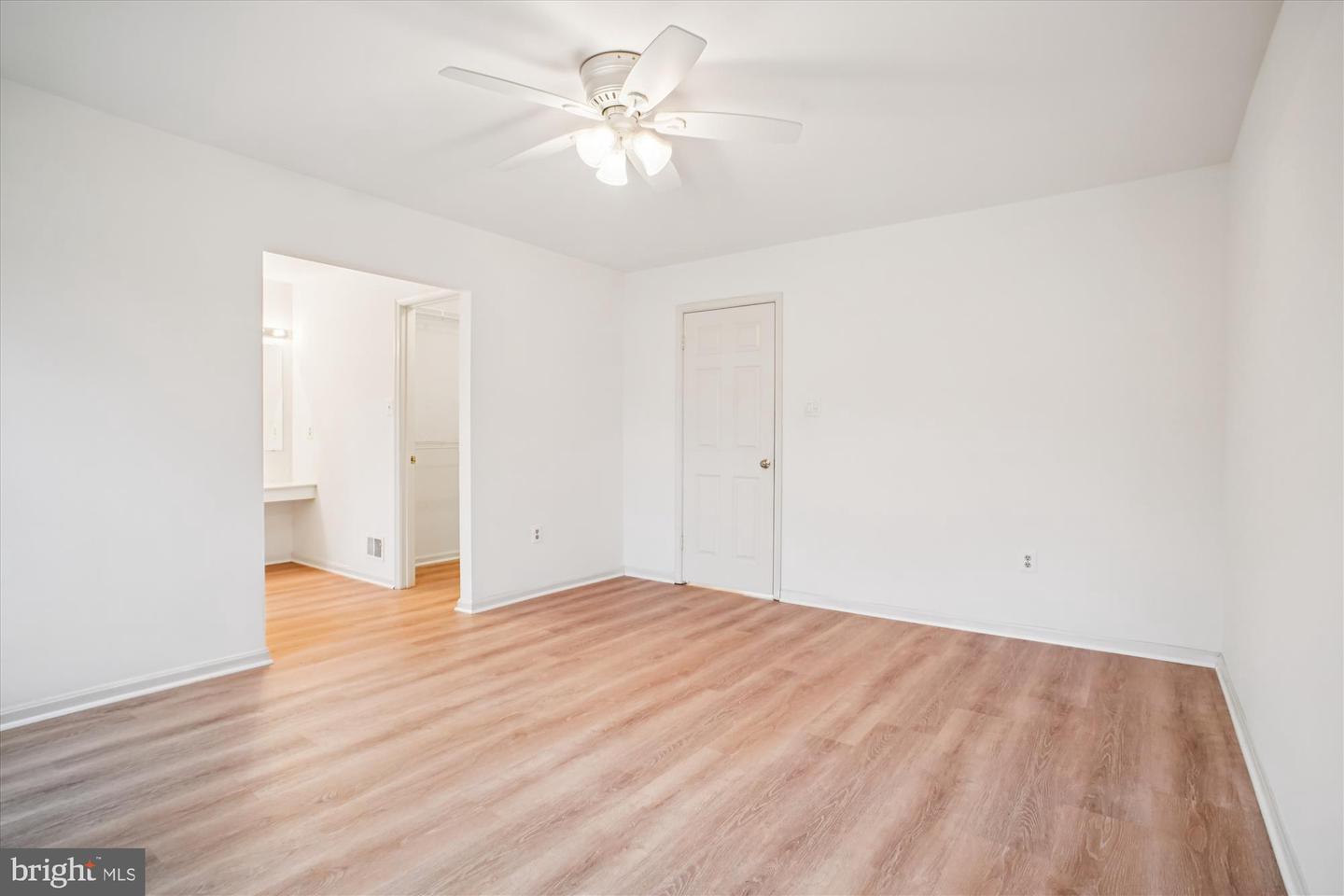 2816 KELLY SQ, VIENNA, Virginia 22181, 3 Bedrooms Bedrooms, ,3 BathroomsBathrooms,Residential,For sale,2816 KELLY SQ,VAFX2282712 MLS # VAFX2282712 2816 KELLY SQ, VIENNA, Virginia 22181, 3 Bedrooms Bedrooms, ,3 BathroomsBathrooms,Residential,For sale,2816 KELLY SQ,VAFX2282712 MLS # VAFX2282712