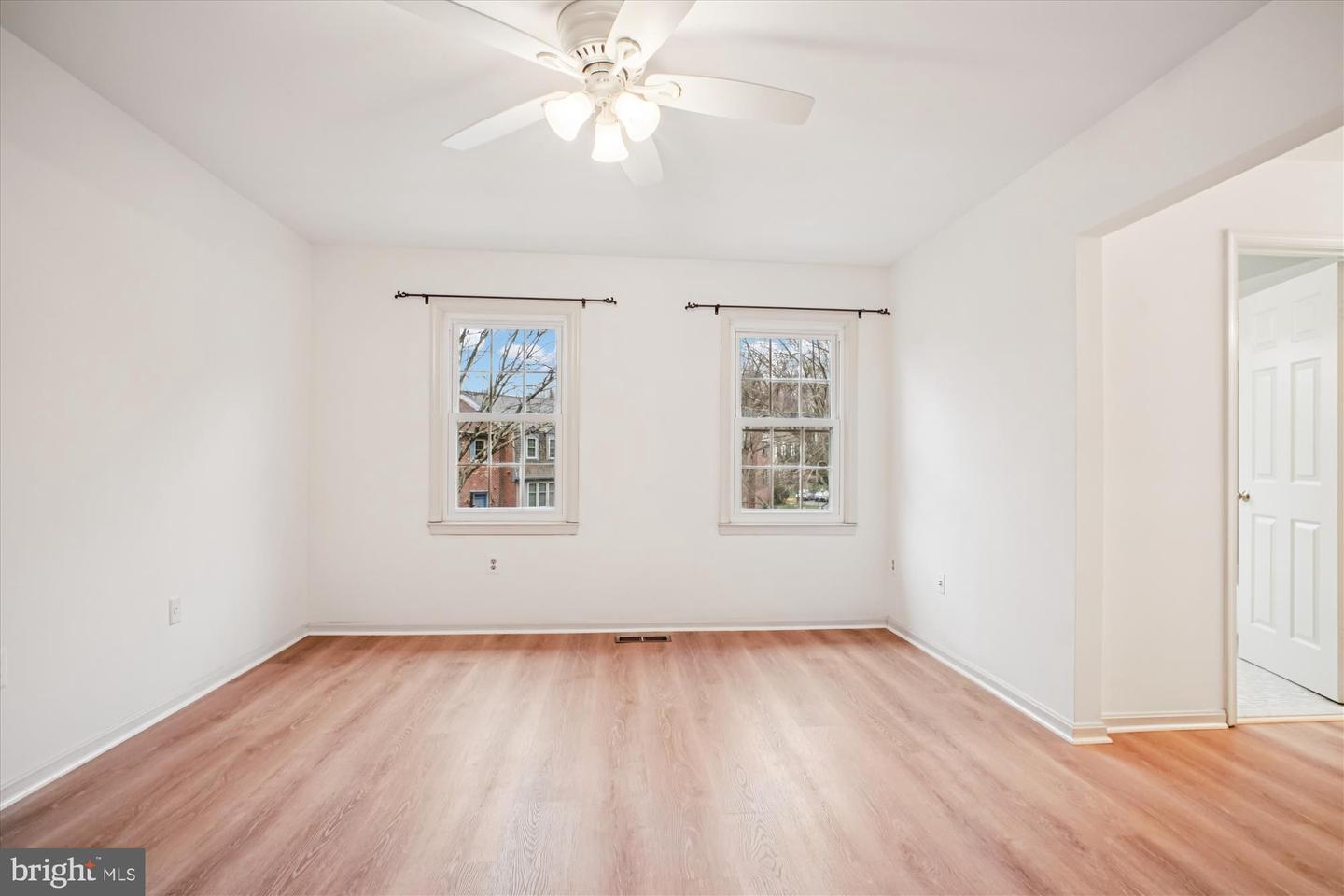 2816 KELLY SQ, VIENNA, Virginia 22181, 3 Bedrooms Bedrooms, ,3 BathroomsBathrooms,Residential,For sale,2816 KELLY SQ,VAFX2282712 MLS # VAFX2282712 2816 KELLY SQ, VIENNA, Virginia 22181, 3 Bedrooms Bedrooms, ,3 BathroomsBathrooms,Residential,For sale,2816 KELLY SQ,VAFX2282712 MLS # VAFX2282712