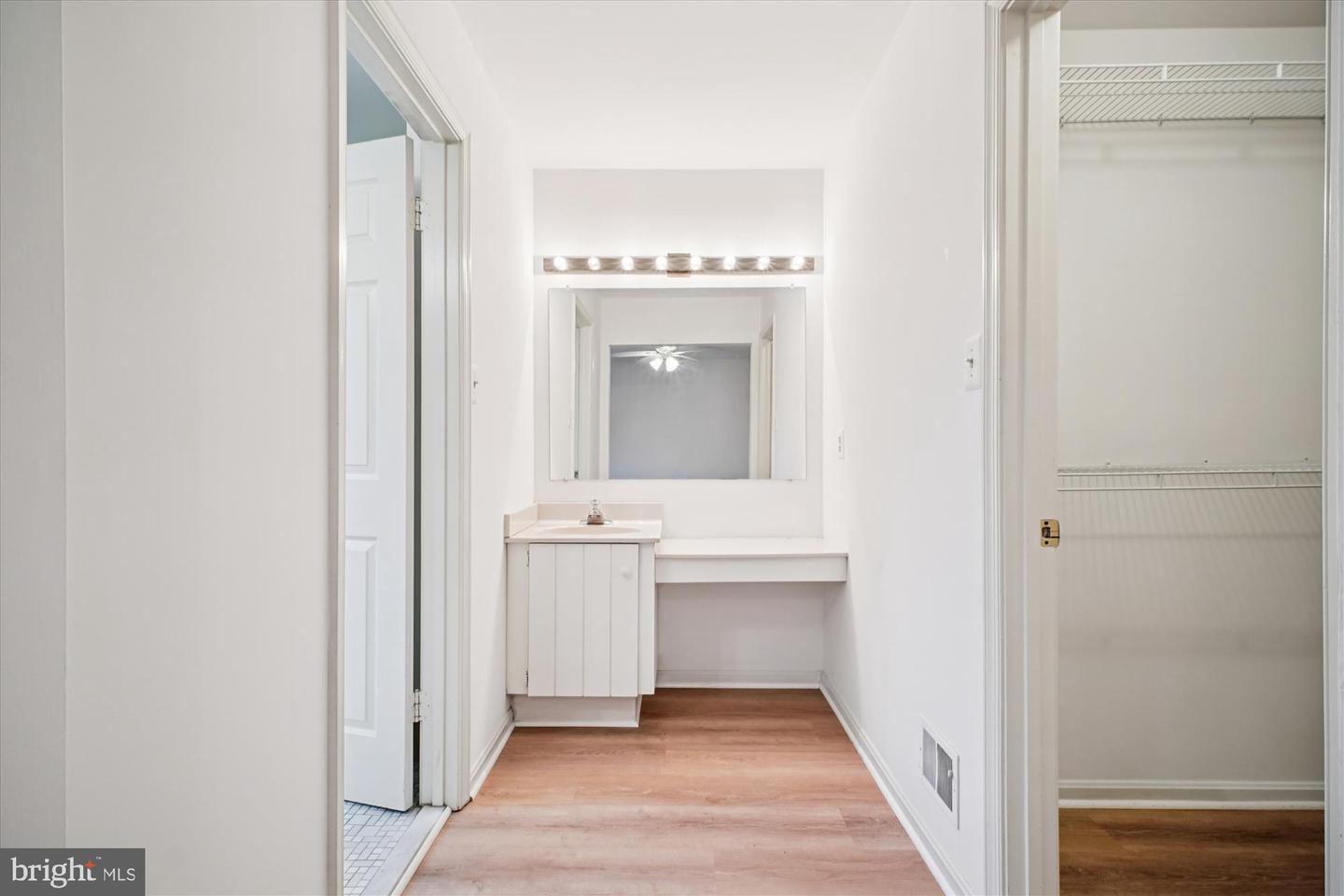 2816 KELLY SQ, VIENNA, Virginia 22181, 3 Bedrooms Bedrooms, ,3 BathroomsBathrooms,Residential,For sale,2816 KELLY SQ,VAFX2282712 MLS # VAFX2282712 2816 KELLY SQ, VIENNA, Virginia 22181, 3 Bedrooms Bedrooms, ,3 BathroomsBathrooms,Residential,For sale,2816 KELLY SQ,VAFX2282712 MLS # VAFX2282712