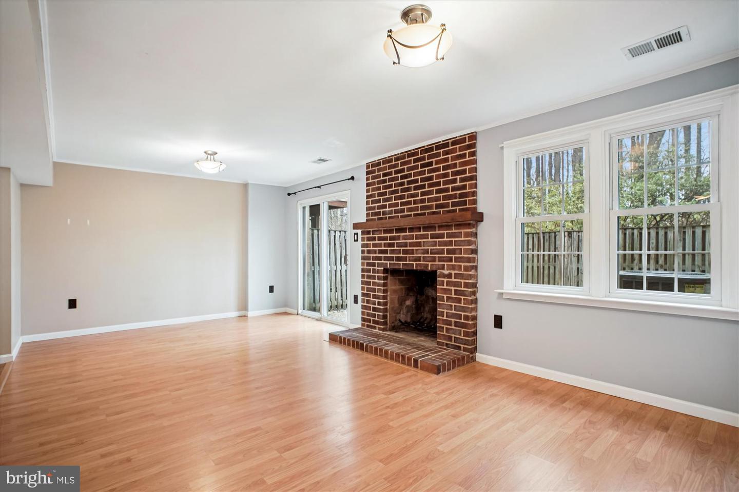 2816 KELLY SQ, VIENNA, Virginia 22181, 3 Bedrooms Bedrooms, ,3 BathroomsBathrooms,Residential,For sale,2816 KELLY SQ,VAFX2282712 MLS # VAFX2282712 2816 KELLY SQ, VIENNA, Virginia 22181, 3 Bedrooms Bedrooms, ,3 BathroomsBathrooms,Residential,For sale,2816 KELLY SQ,VAFX2282712 MLS # VAFX2282712