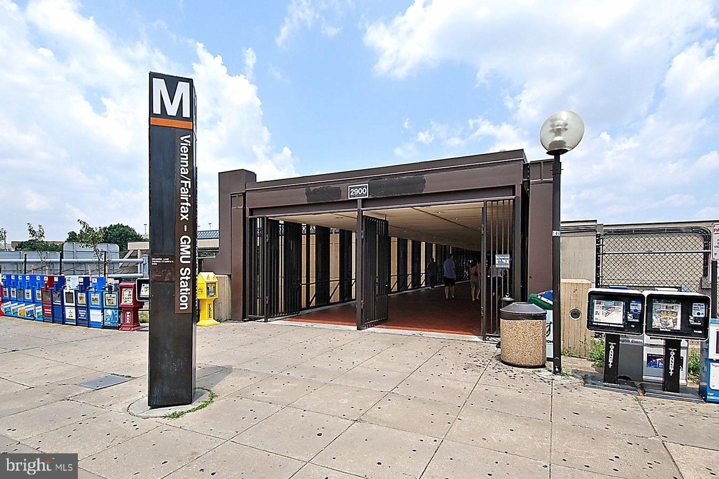 2816 KELLY SQ, VIENNA, Virginia 22181, 3 Bedrooms Bedrooms, ,3 BathroomsBathrooms,Residential,For sale,2816 KELLY SQ,VAFX2282712 MLS # VAFX2282712 2816 KELLY SQ, VIENNA, Virginia 22181, 3 Bedrooms Bedrooms, ,3 BathroomsBathrooms,Residential,For sale,2816 KELLY SQ,VAFX2282712 MLS # VAFX2282712