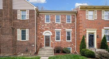 2816 KELLY SQ, VIENNA, Virginia 22181, 3 Bedrooms Bedrooms, ,3 BathroomsBathrooms,Residential,For sale,2816 KELLY SQ,VAFX2282712 MLS # VAFX2282712