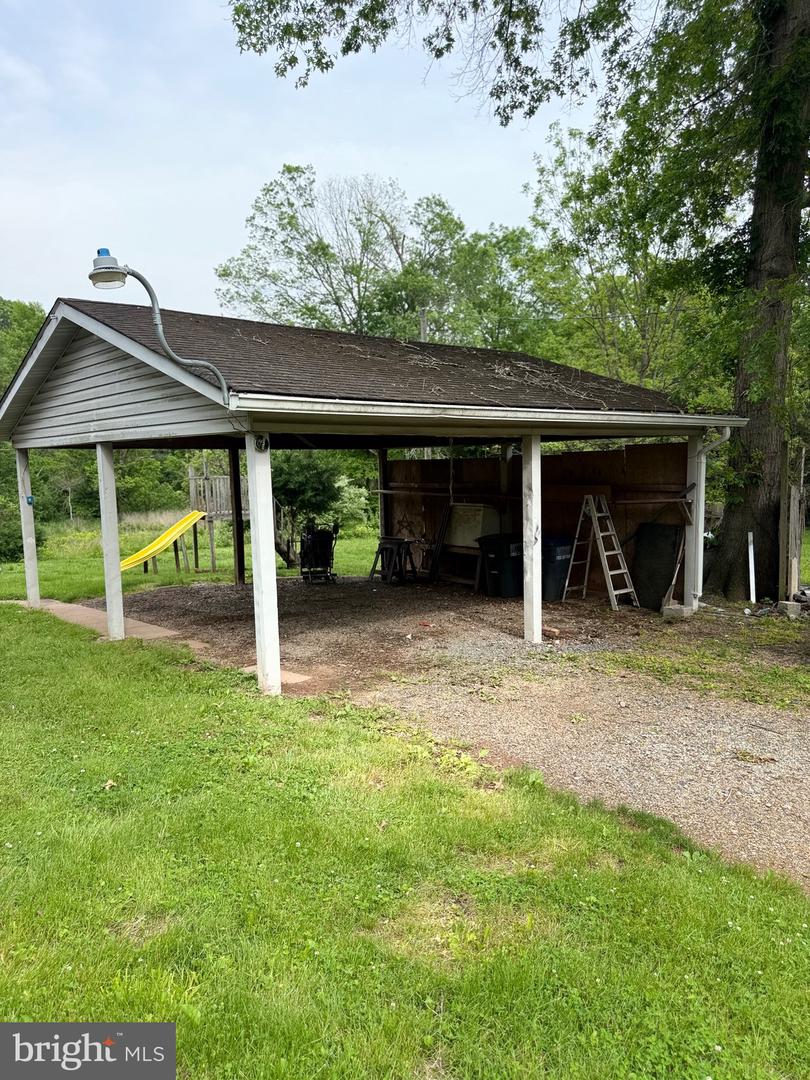 7421 LAKE DR, MANASSAS, Virginia 20111, 3 Bedrooms Bedrooms, ,1 BathroomBathrooms,Residential,For sale,7421 LAKE DR,VAPW2109270 MLS # VAPW2109270