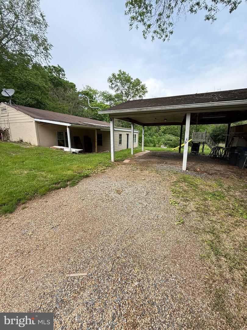 7421 LAKE DR, MANASSAS, Virginia 20111, 3 Bedrooms Bedrooms, ,1 BathroomBathrooms,Residential,For sale,7421 LAKE DR,VAPW2109270 MLS # VAPW2109270