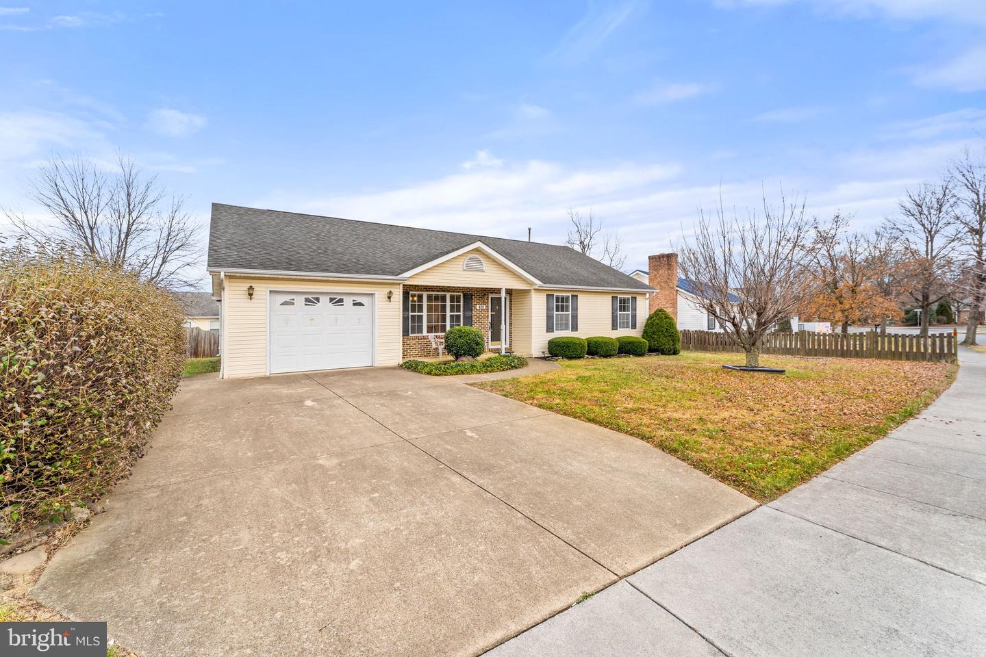 420 RUSSELCROFT RD, WINCHESTER, Virginia 22601, 3 Bedrooms Bedrooms, ,2 BathroomsBathrooms,Residential,For sale,420 RUSSELCROFT RD,VAWI2009604 MLS # VAWI2009604