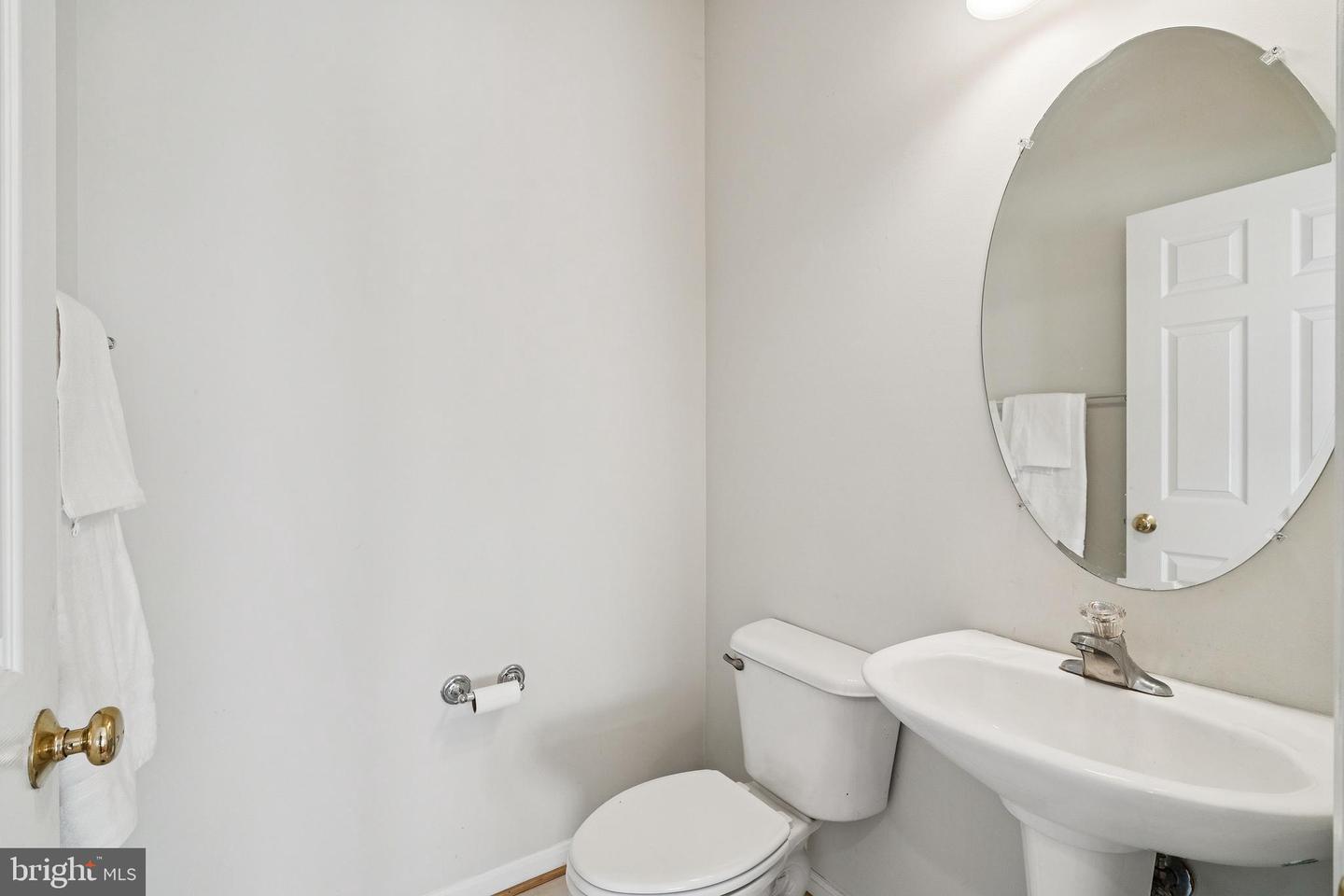 8555 WYNGATE MANOR CT, ALEXANDRIA, Virginia 22309, 3 Bedrooms Bedrooms, ,3 BathroomsBathrooms,Residential,For sale,8555 WYNGATE MANOR CT,VAFX2282824 MLS # VAFX2282824