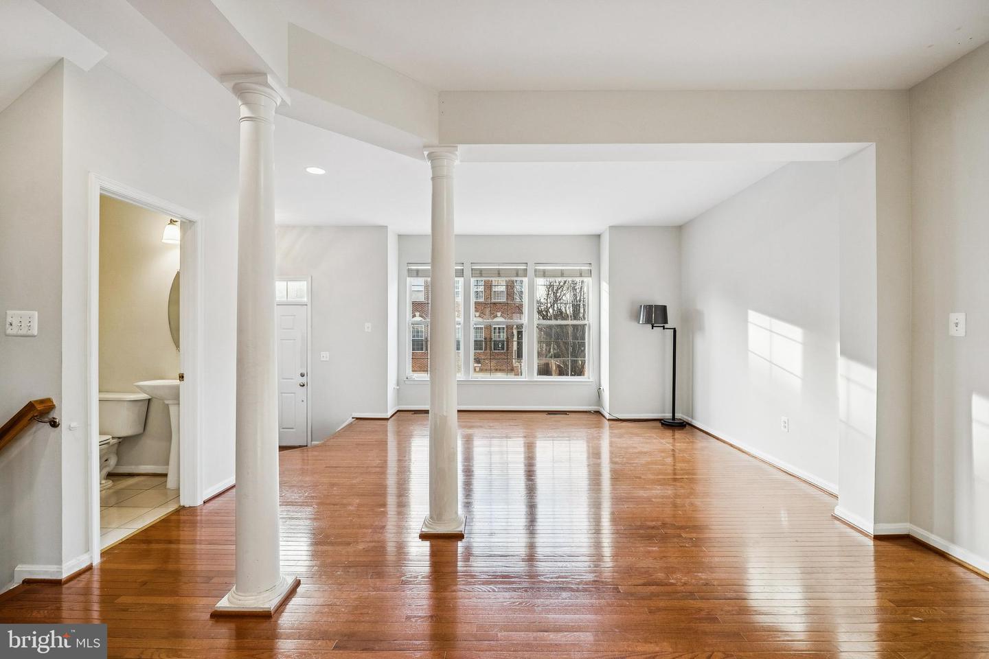 8555 WYNGATE MANOR CT, ALEXANDRIA, Virginia 22309, 3 Bedrooms Bedrooms, ,3 BathroomsBathrooms,Residential,For sale,8555 WYNGATE MANOR CT,VAFX2282824 MLS # VAFX2282824