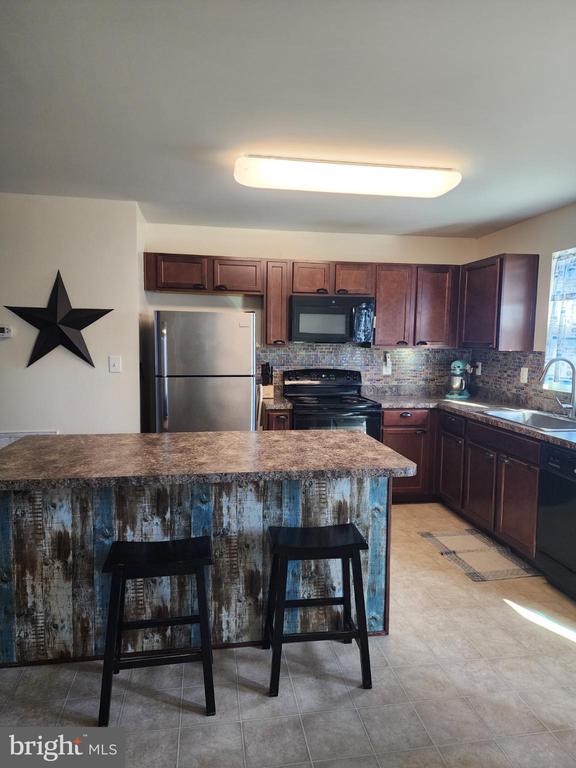 2211 SEDGWICK DR, REMINGTON, Virginia 22734, 4 Bedrooms Bedrooms, ,2 BathroomsBathrooms,Residential,2211 SEDGWICK DR,VAFQ2019506 MLS # VAFQ2019506