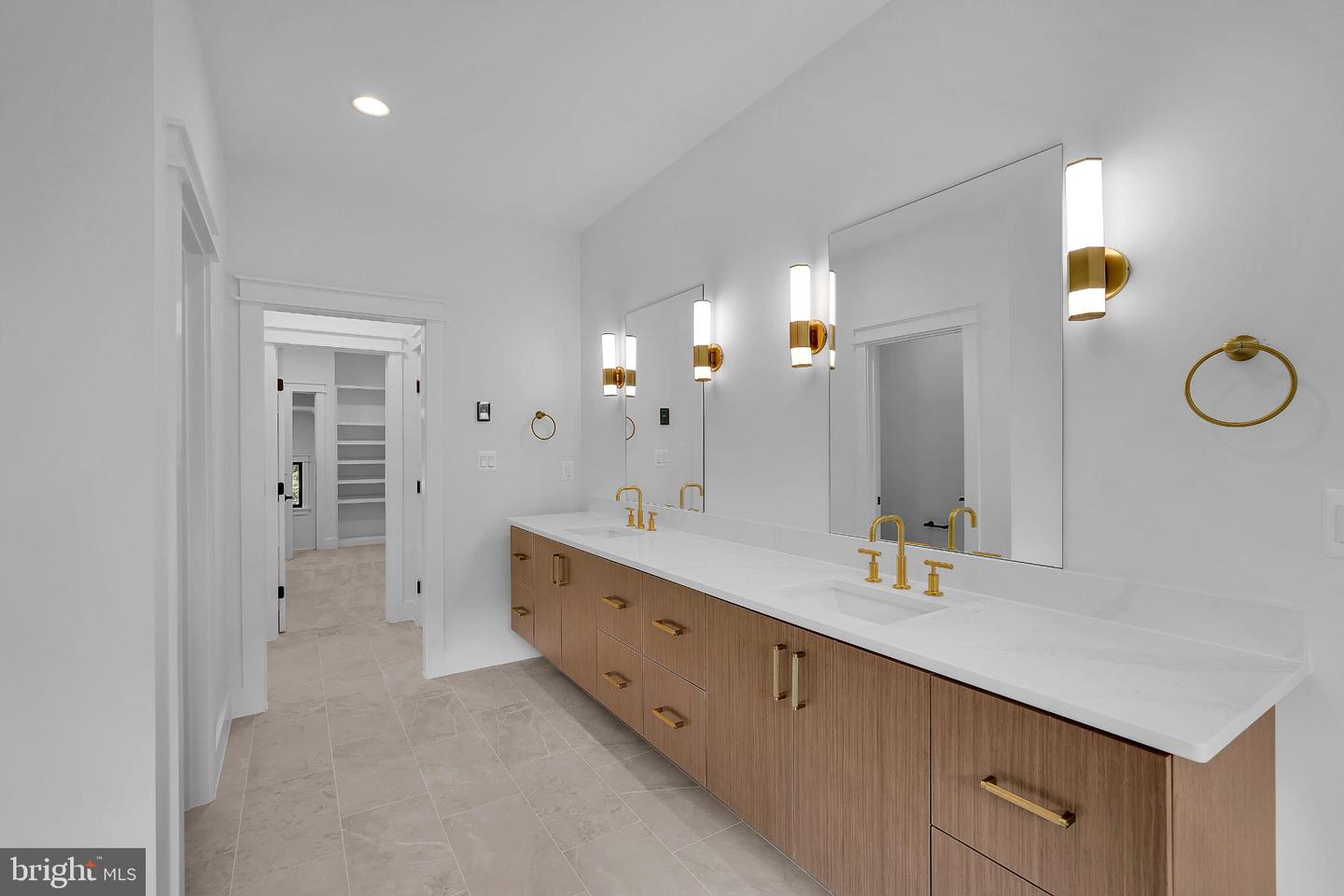 VIENNA, Virginia 22180, 6 Bedrooms Bedrooms, 25 Rooms Rooms,6 BathroomsBathrooms,Residential,For sale,VAFX2261766 MLS # VAFX2261766