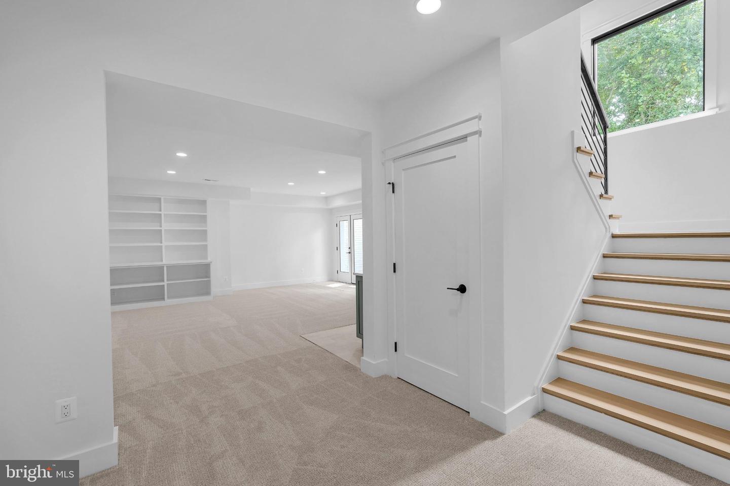 VIENNA, Virginia 22180, 6 Bedrooms Bedrooms, 25 Rooms Rooms,6 BathroomsBathrooms,Residential,For sale,VAFX2261766 MLS # VAFX2261766