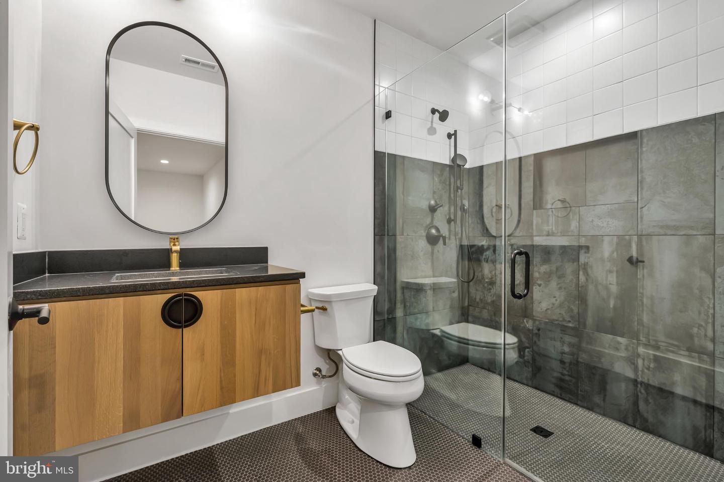 VIENNA, Virginia 22180, 6 Bedrooms Bedrooms, 25 Rooms Rooms,6 BathroomsBathrooms,Residential,For sale,VAFX2261766 MLS # VAFX2261766