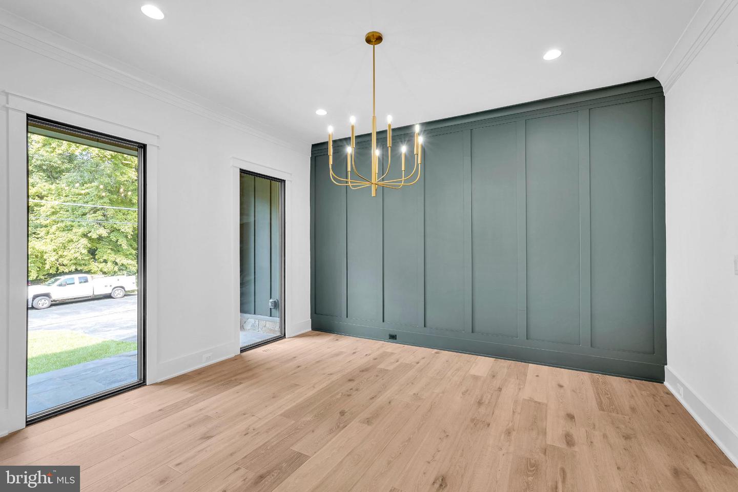 VIENNA, Virginia 22180, 6 Bedrooms Bedrooms, 25 Rooms Rooms,6 BathroomsBathrooms,Residential,For sale,VAFX2261766 MLS # VAFX2261766