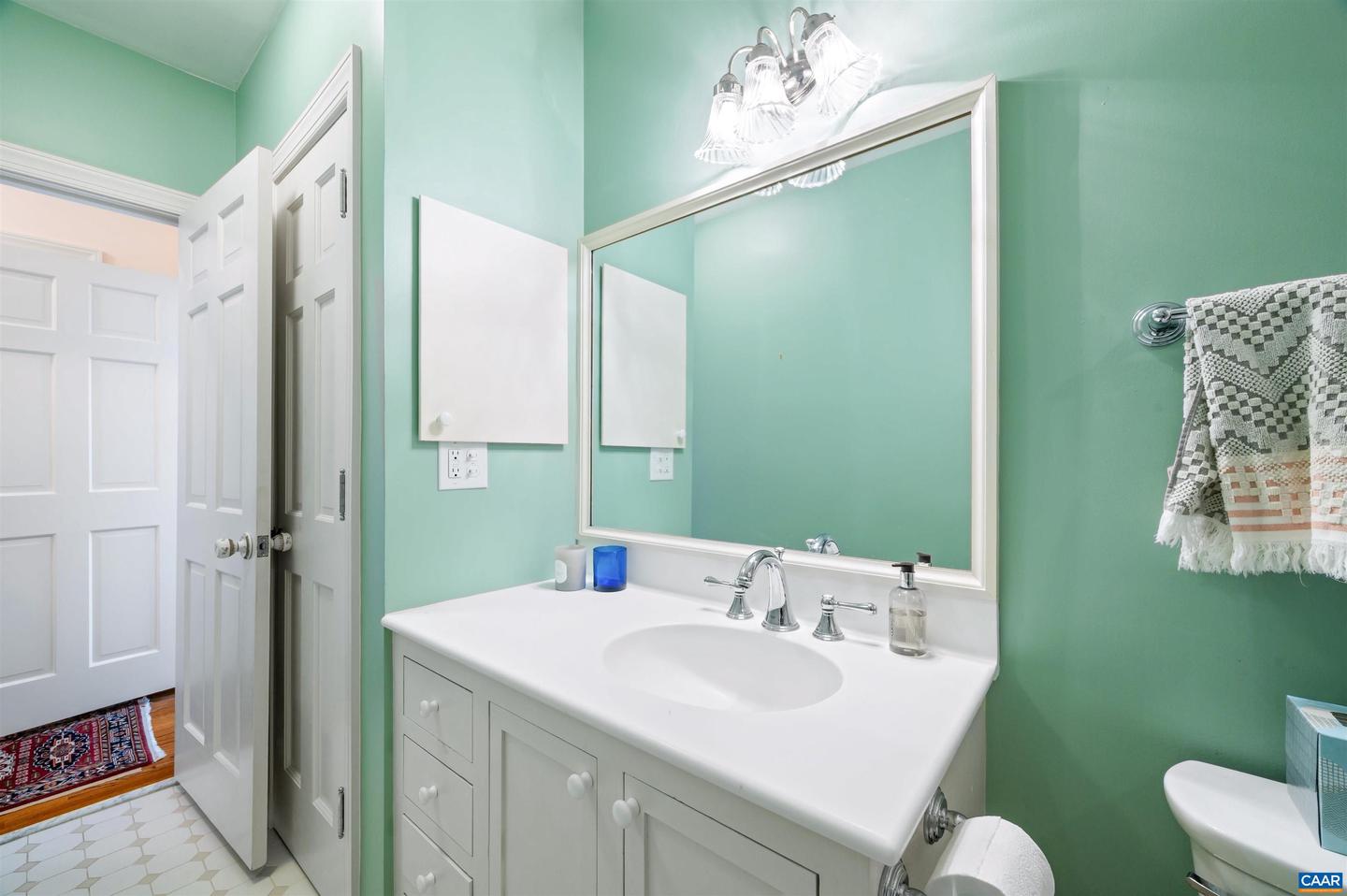 15 EDNAM VILLAGE ST, CHARLOTTESVILLE, Virginia 22903, 3 Bedrooms Bedrooms, ,3 BathroomsBathrooms,Residential,For sale,15 EDNAM VILLAGE ST,668736 MLS # 668736