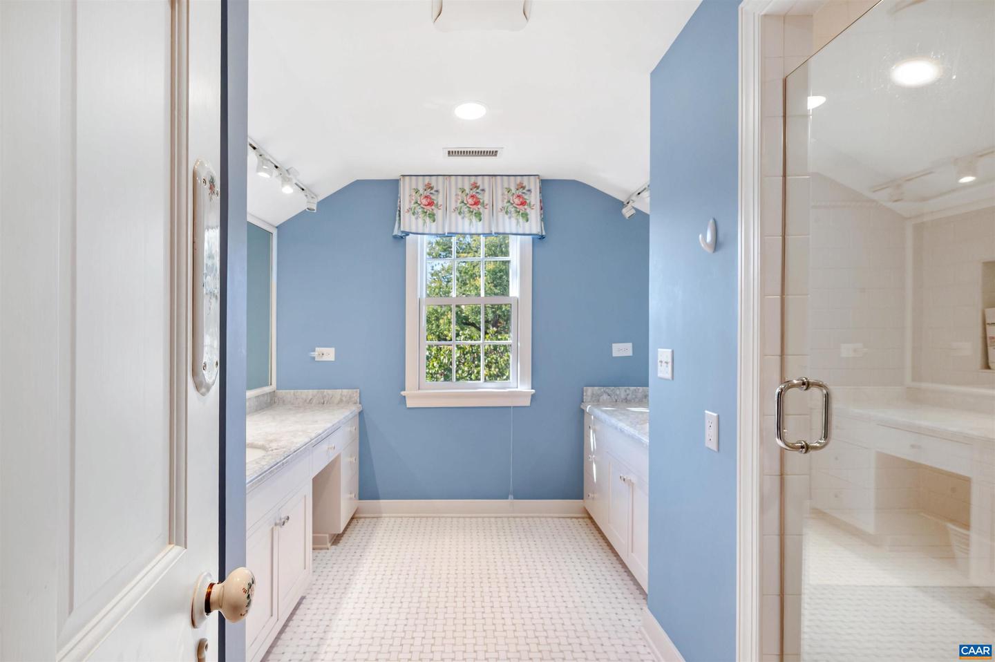 15 EDNAM VILLAGE ST, CHARLOTTESVILLE, Virginia 22903, 3 Bedrooms Bedrooms, ,3 BathroomsBathrooms,Residential,For sale,15 EDNAM VILLAGE ST,668736 MLS # 668736