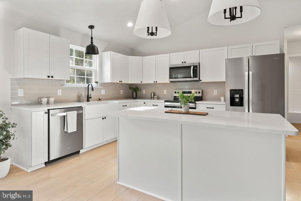 95 WOODLAND SHORES DR, LOUISA, Virginia 23093, 5 Bedrooms Bedrooms, ,3 BathroomsBathrooms,Residential,95 WOODLAND SHORES DR,VALA2009050 MLS # VALA2009050