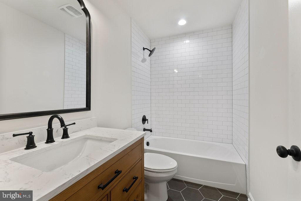 95 WOODLAND SHORES DR, LOUISA, Virginia 23093, 5 Bedrooms Bedrooms, ,3 BathroomsBathrooms,Residential,95 WOODLAND SHORES DR,VALA2009050 MLS # VALA2009050