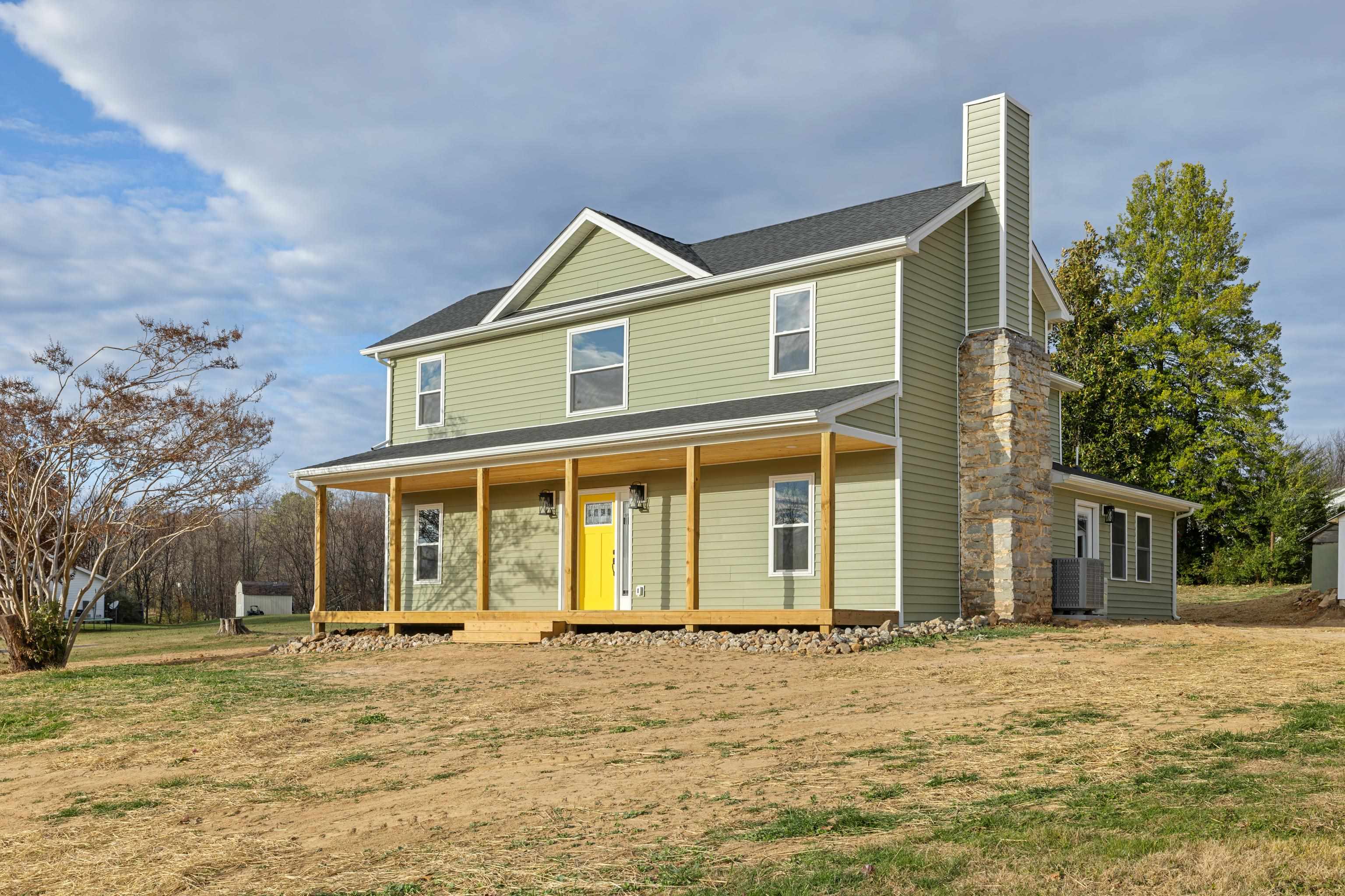 1800 STUARTS DRAFT HWY, STUARTS DRAFT, Virginia 24477, 4 Bedrooms Bedrooms, ,3 BathroomsBathrooms,Residential,1800 STUARTS DRAFT HWY,671228 MLS # 671228