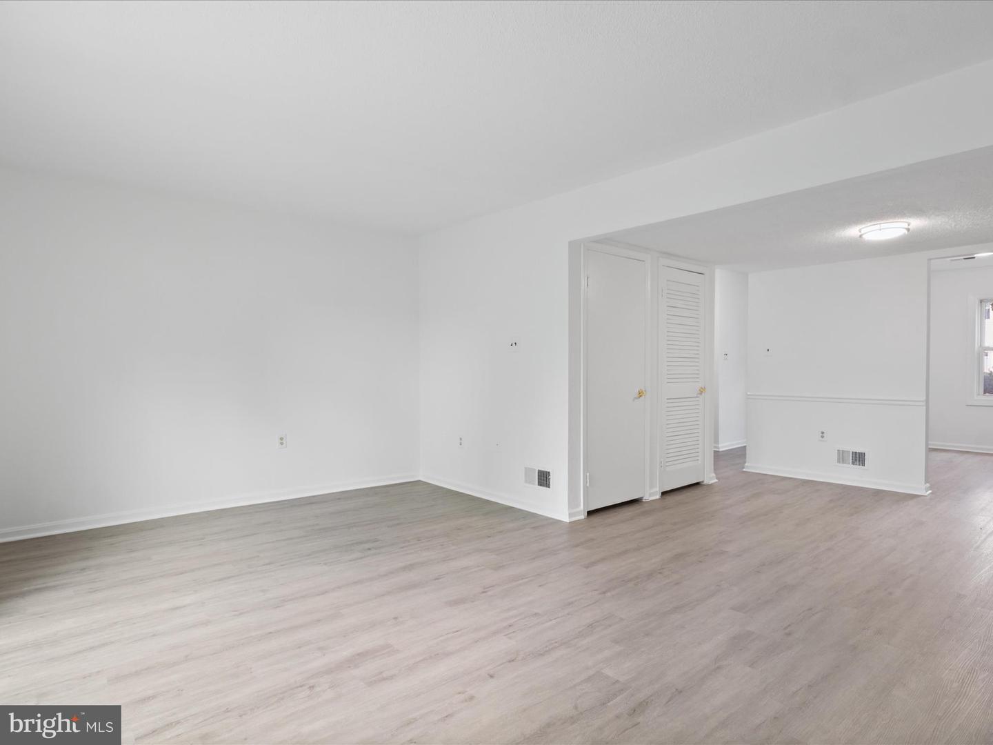 7505 BOSBURY CT, MANASSAS, Virginia 20111, 3 Bedrooms Bedrooms, 8 Rooms Rooms,1 BathroomBathrooms,Residential,For sale,7505 BOSBURY CT,VAPW2106712 MLS # VAPW2106712