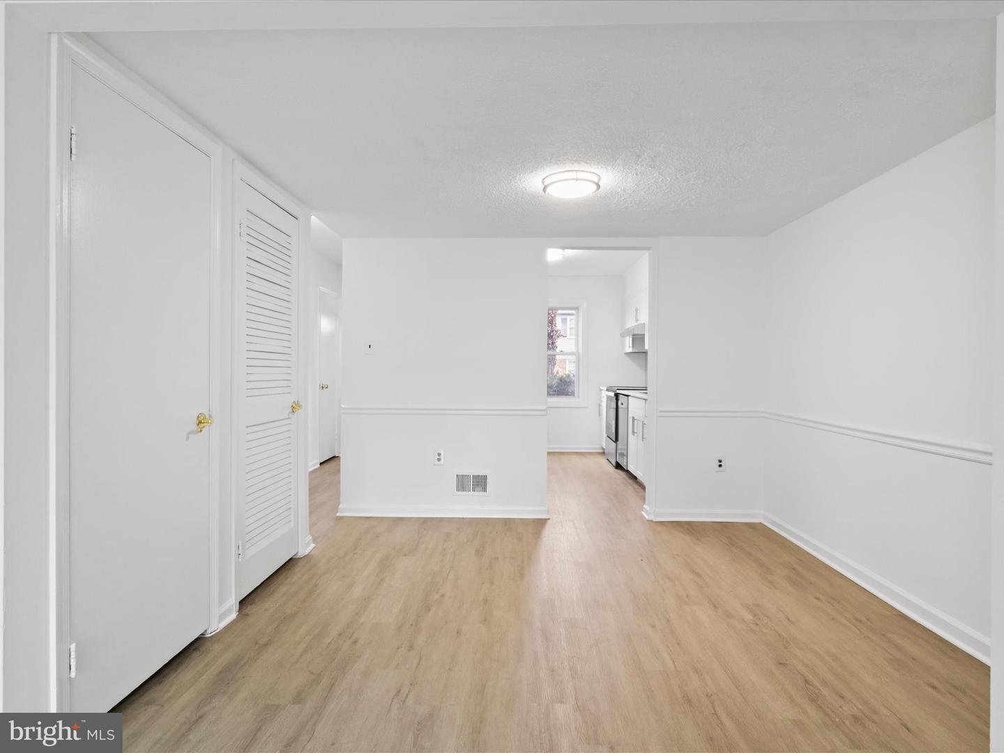 7505 BOSBURY CT, MANASSAS, Virginia 20111, 3 Bedrooms Bedrooms, 8 Rooms Rooms,1 BathroomBathrooms,Residential,For sale,7505 BOSBURY CT,VAPW2106712 MLS # VAPW2106712