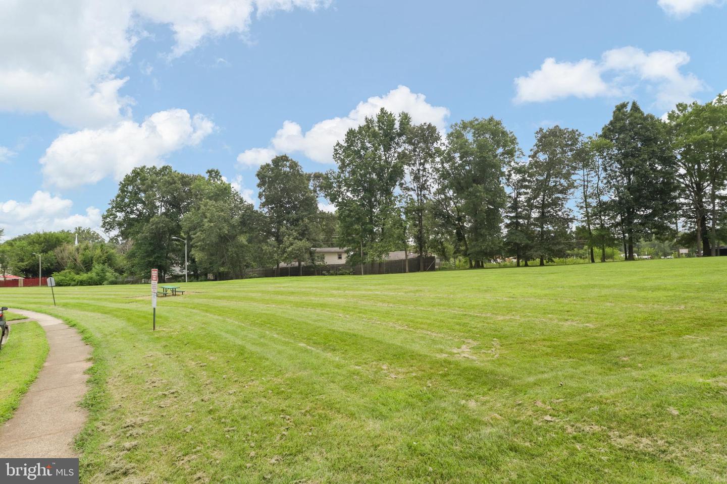 7505 BOSBURY CT, MANASSAS, Virginia 20111, 3 Bedrooms Bedrooms, 8 Rooms Rooms,1 BathroomBathrooms,Residential,For sale,7505 BOSBURY CT,VAPW2106712 MLS # VAPW2106712