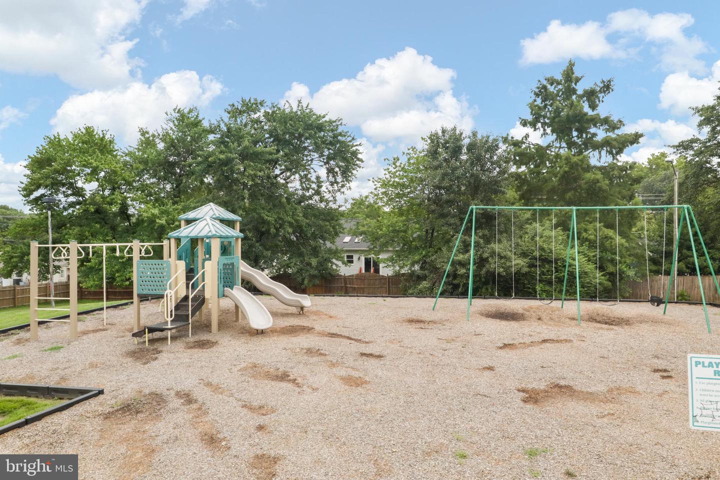 7505 BOSBURY CT, MANASSAS, Virginia 20111, 3 Bedrooms Bedrooms, 8 Rooms Rooms,1 BathroomBathrooms,Residential,For sale,7505 BOSBURY CT,VAPW2106712 MLS # VAPW2106712