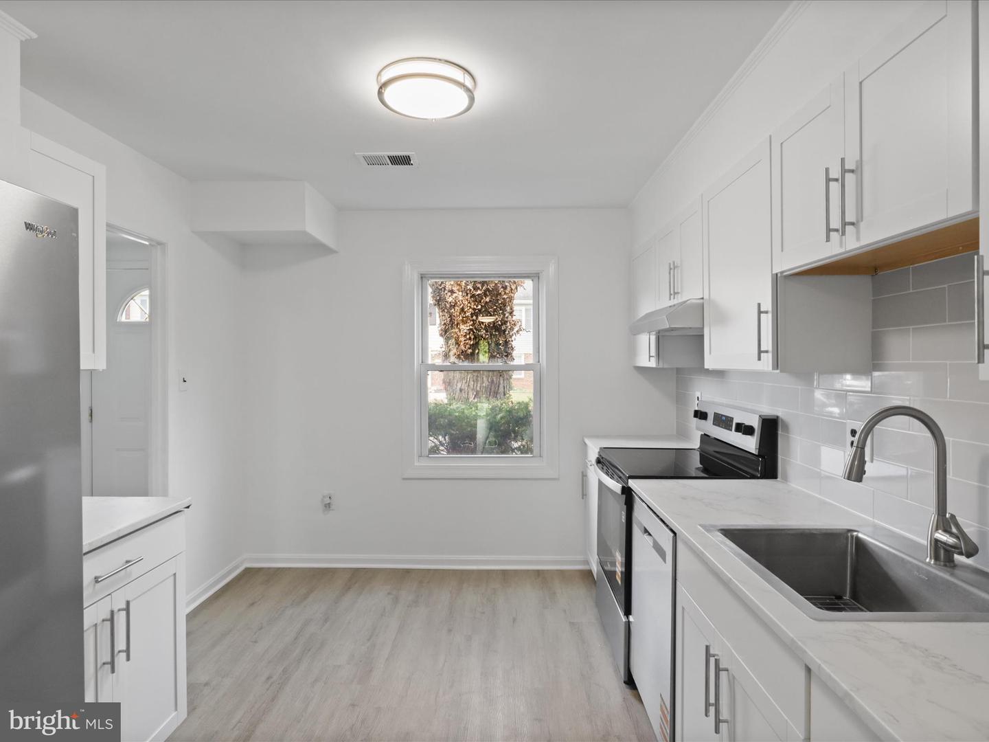 7505 BOSBURY CT, MANASSAS, Virginia 20111, 3 Bedrooms Bedrooms, 8 Rooms Rooms,1 BathroomBathrooms,Residential,For sale,7505 BOSBURY CT,VAPW2106712 MLS # VAPW2106712