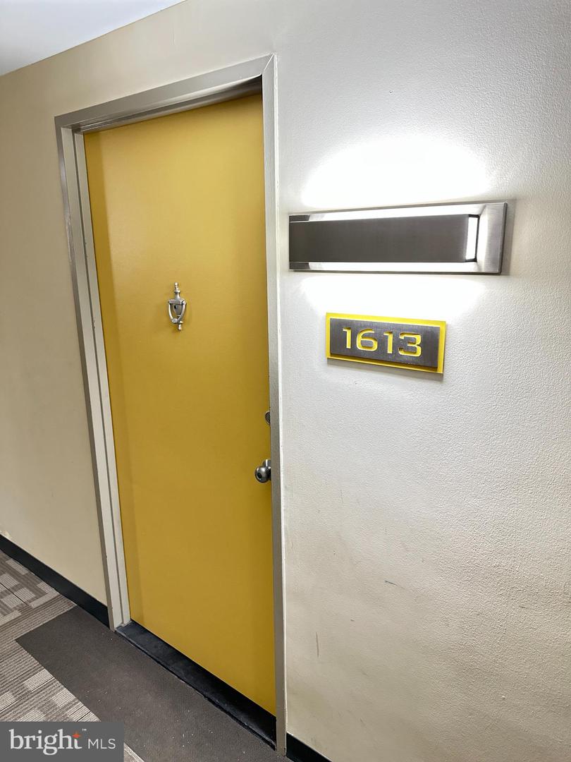 4600 DUKE ST #1613, ALEXANDRIA, Virginia 22304, 2 Bedrooms Bedrooms, ,1 BathroomBathrooms,Residential,For sale,4600 DUKE ST #1613,VAAX2051250 MLS # VAAX2051250