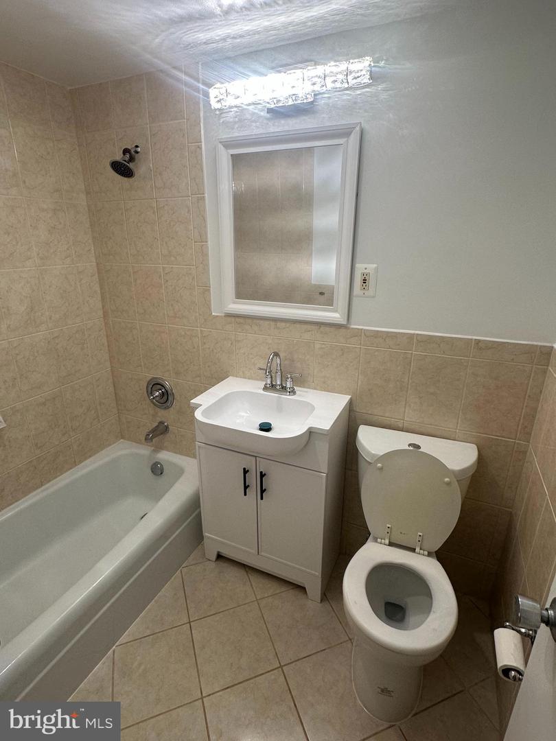 4600 DUKE ST #1613, ALEXANDRIA, Virginia 22304, 2 Bedrooms Bedrooms, ,1 BathroomBathrooms,Residential,For sale,4600 DUKE ST #1613,VAAX2051250 MLS # VAAX2051250