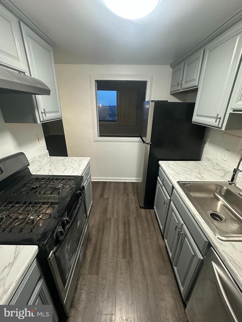 4600 DUKE ST #1613, ALEXANDRIA, Virginia 22304, 2 Bedrooms Bedrooms, ,1 BathroomBathrooms,Residential,For sale,4600 DUKE ST #1613,VAAX2051250 MLS # VAAX2051250