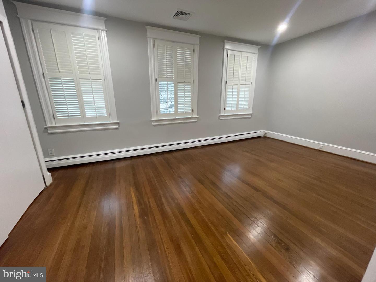 2714 WOODLEY PL NW, WASHINGTON, District Of Columbia 20008, 3 Bedrooms Bedrooms, ,3 BathroomsBathrooms,Residential,For sale,2714 WOODLEY PL NW,DCDC2230604 MLS # DCDC2230604