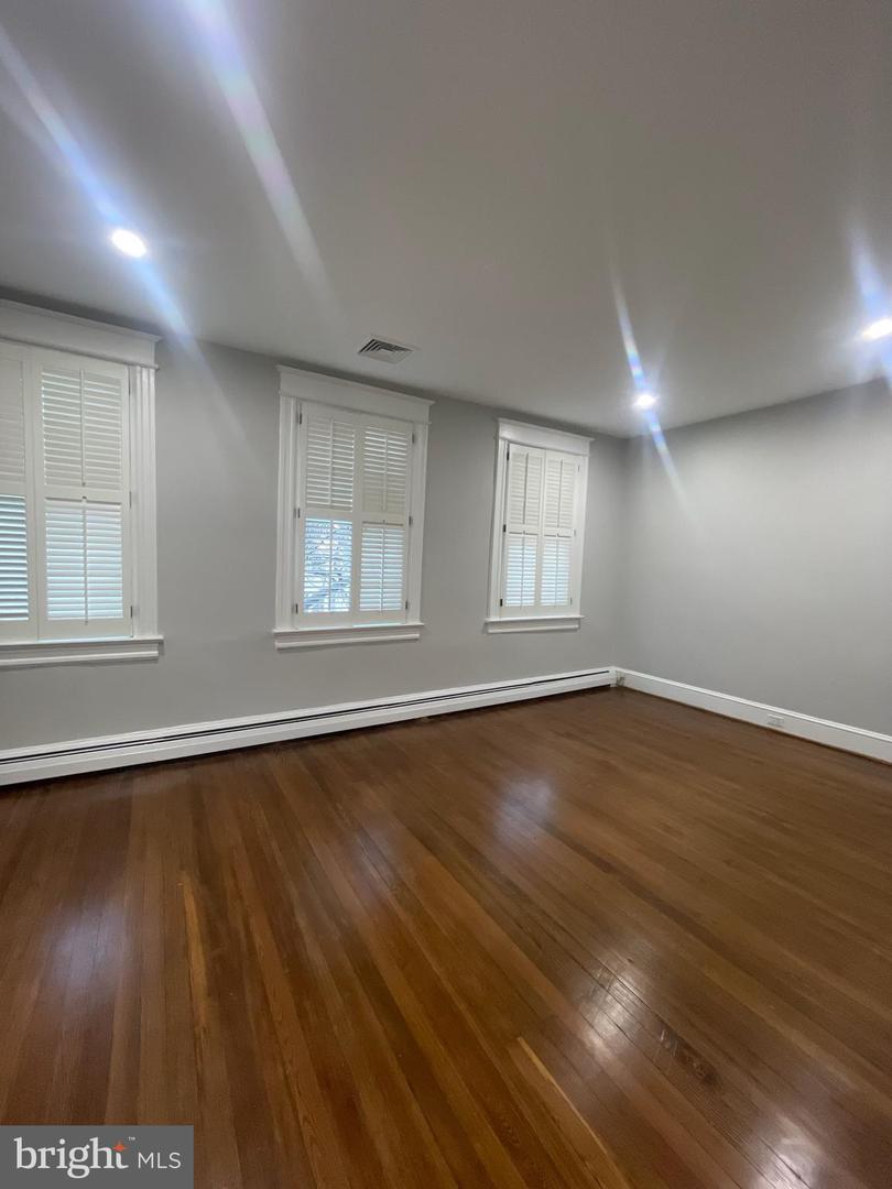 2714 WOODLEY PL NW, WASHINGTON, District Of Columbia 20008, 3 Bedrooms Bedrooms, ,3 BathroomsBathrooms,Residential,For sale,2714 WOODLEY PL NW,DCDC2230604 MLS # DCDC2230604