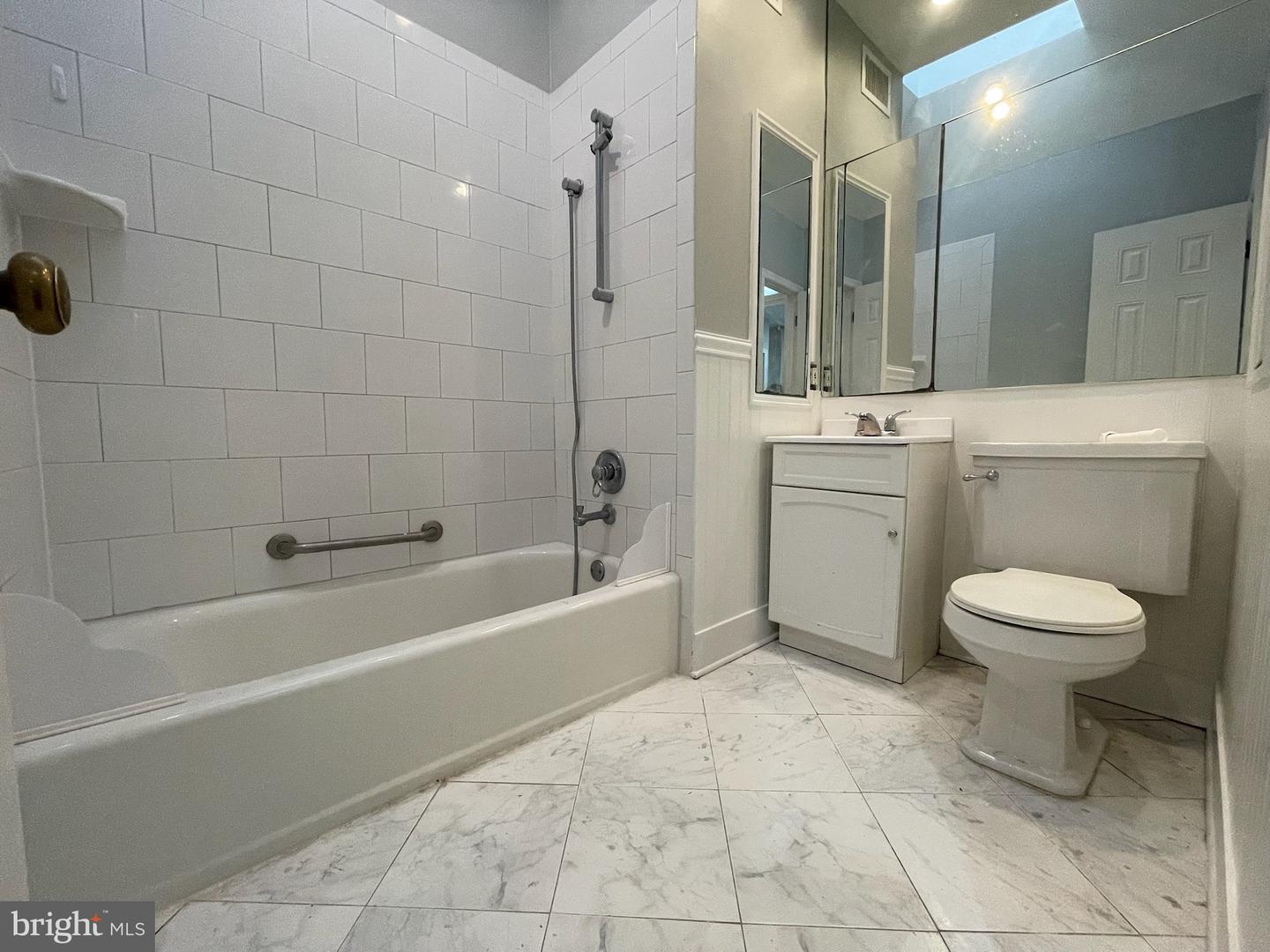 2714 WOODLEY PL NW, WASHINGTON, District Of Columbia 20008, 3 Bedrooms Bedrooms, ,3 BathroomsBathrooms,Residential,For sale,2714 WOODLEY PL NW,DCDC2230604 MLS # DCDC2230604
