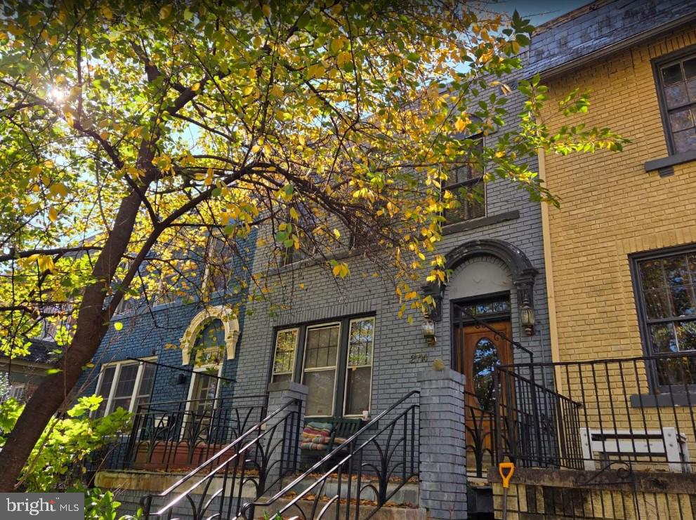 2714 WOODLEY PL NW, WASHINGTON, District Of Columbia 20008, 3 Bedrooms Bedrooms, ,3 BathroomsBathrooms,Residential,For sale,2714 WOODLEY PL NW,DCDC2230604 MLS # DCDC2230604