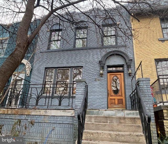 2714 WOODLEY PL NW, WASHINGTON, District Of Columbia 20008, 3 Bedrooms Bedrooms, ,3 BathroomsBathrooms,Residential,For sale,2714 WOODLEY PL NW,DCDC2230604 MLS # DCDC2230604