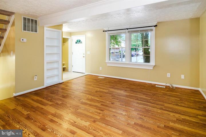 1120 STEVENSON CT, HERNDON, Virginia 20170, 3 Bedrooms Bedrooms, ,3 BathroomsBathrooms,Residential,For sale,1120 STEVENSON CT,VAFX2278092 MLS # VAFX2278092