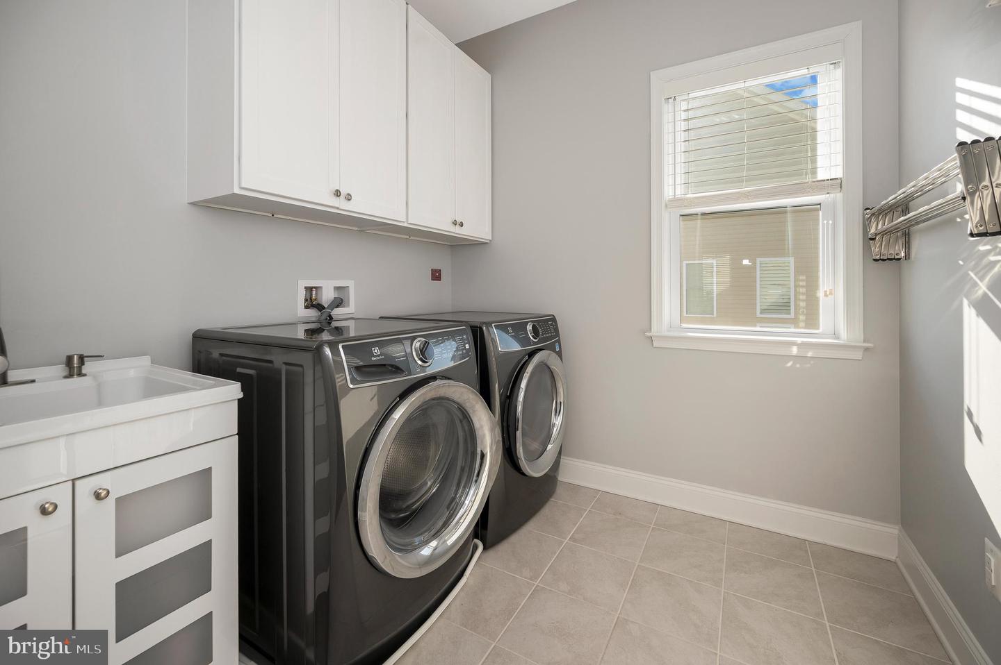 4550 GEYSER CREEK LOOP, HAYMARKET, Virginia 20169, 4 Bedrooms Bedrooms, 18 Rooms Rooms,4 BathroomsBathrooms,Residential,For sale,4550 GEYSER CREEK LOOP,VAPW2107858 MLS # VAPW2107858