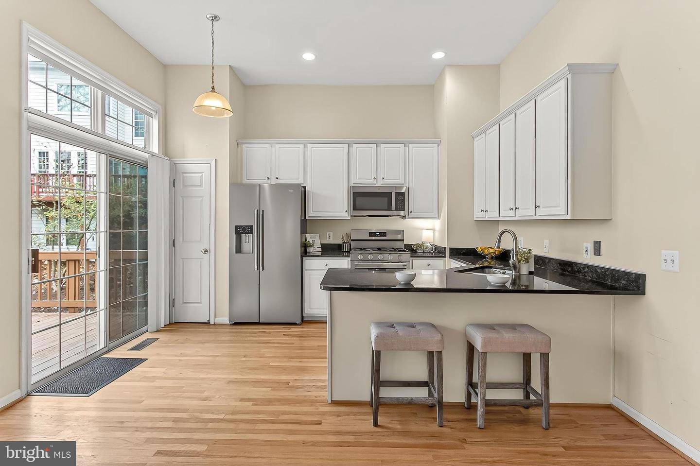 5432 SUMMER LEAF LN, ALEXANDRIA, Virginia 22312, 3 Bedrooms Bedrooms, ,3 BathroomsBathrooms,Residential,For sale,5432 SUMMER LEAF LN,VAFX2280300 MLS # VAFX2280300